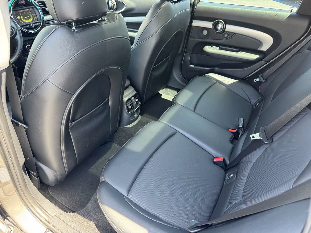 Used 2016 MINI Cooper Clubman FWD image 17