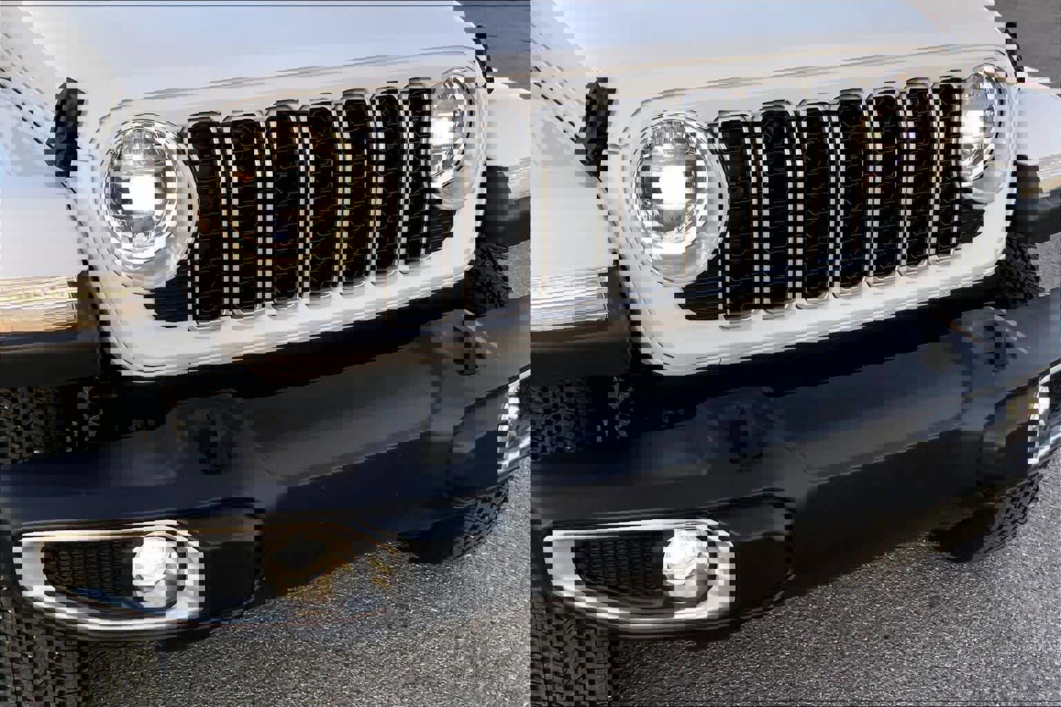 Used 2025 Jeep Wrangler Sahara w/ Safety Group image 29