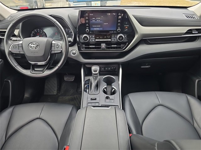 Used 2021 Toyota Highlander XLE image 9