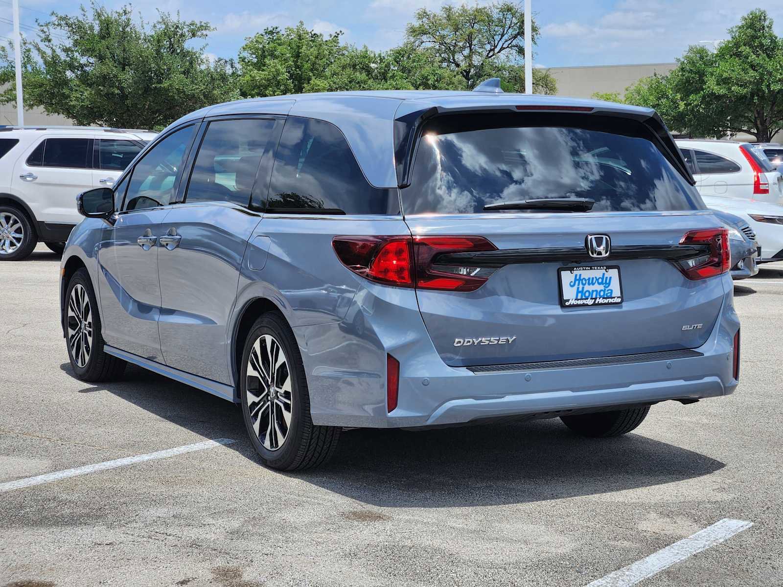 Used 2026 Honda Odyssey Elite image 5