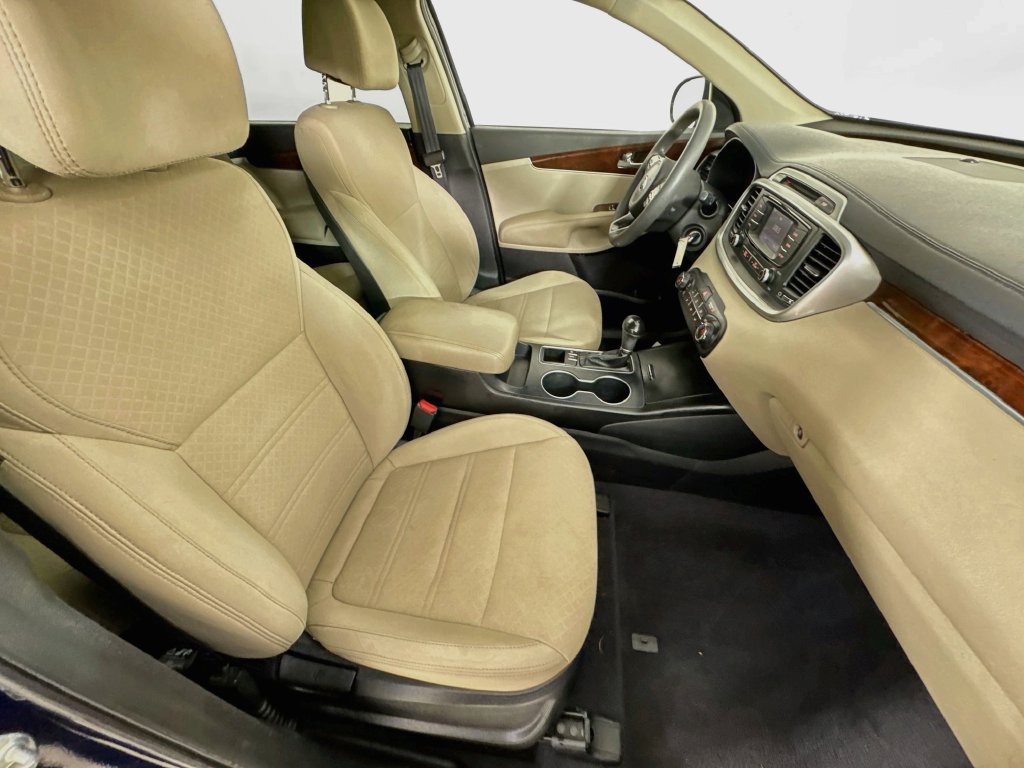 Used 2017 Kia Sorento AWD image 30