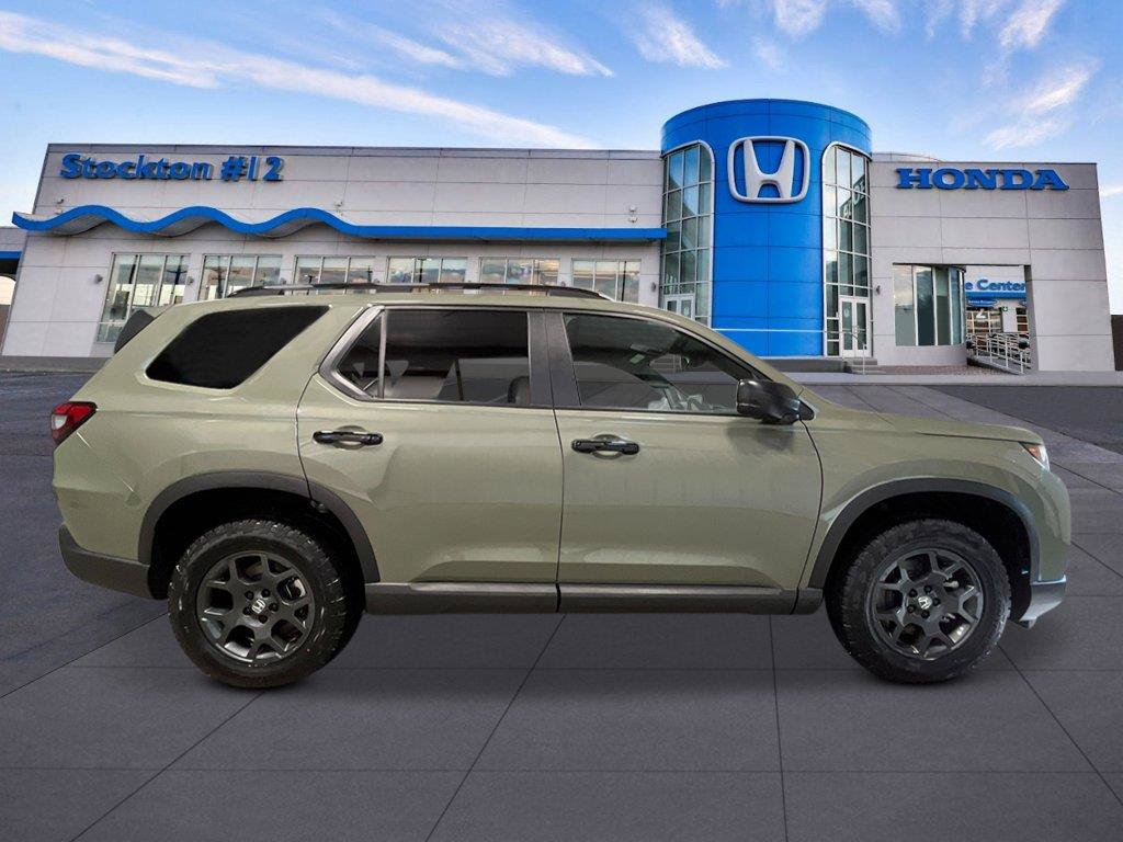 New 2026 Honda Pilot TrailSport image 8