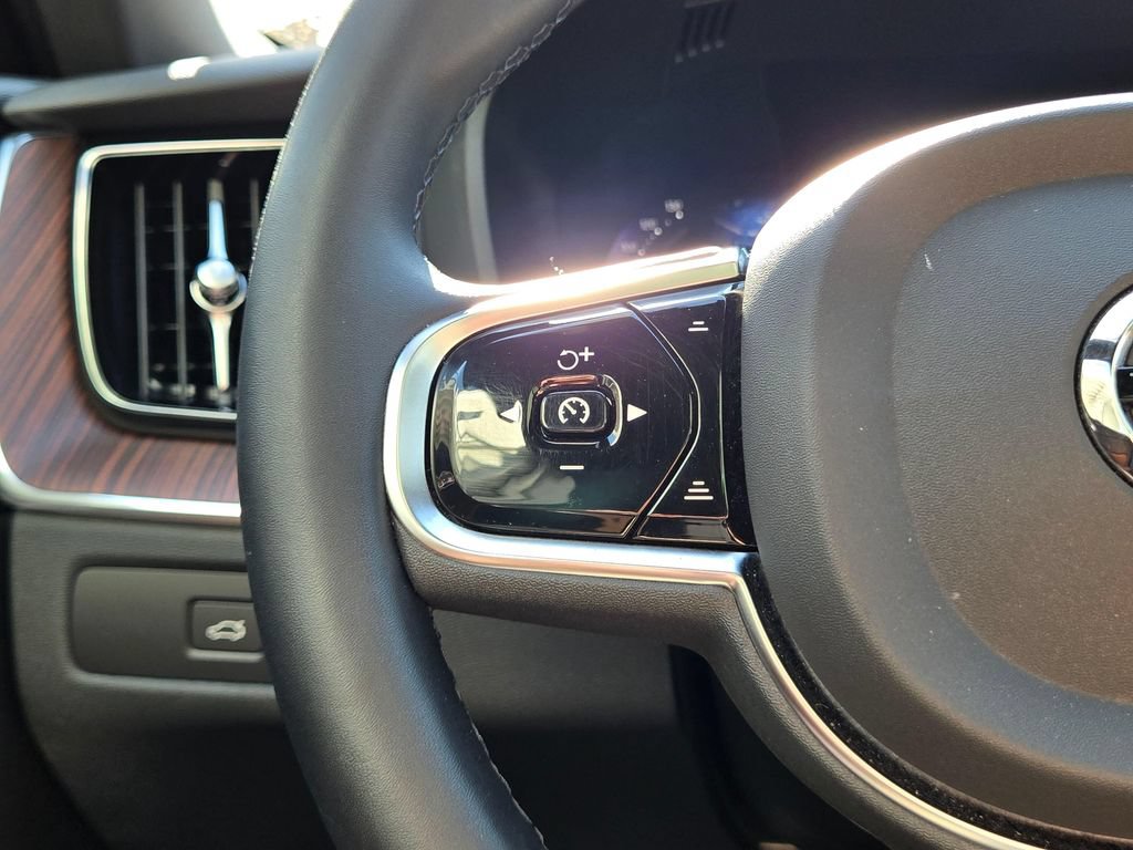 Certified 2023 Volvo XC60 B5 Plus w/ Climate Package AWD/4WD image 31