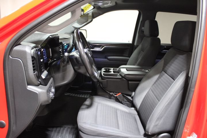 Used 2022 Chevrolet Silverado 1500 LT AWD/4WD image 17