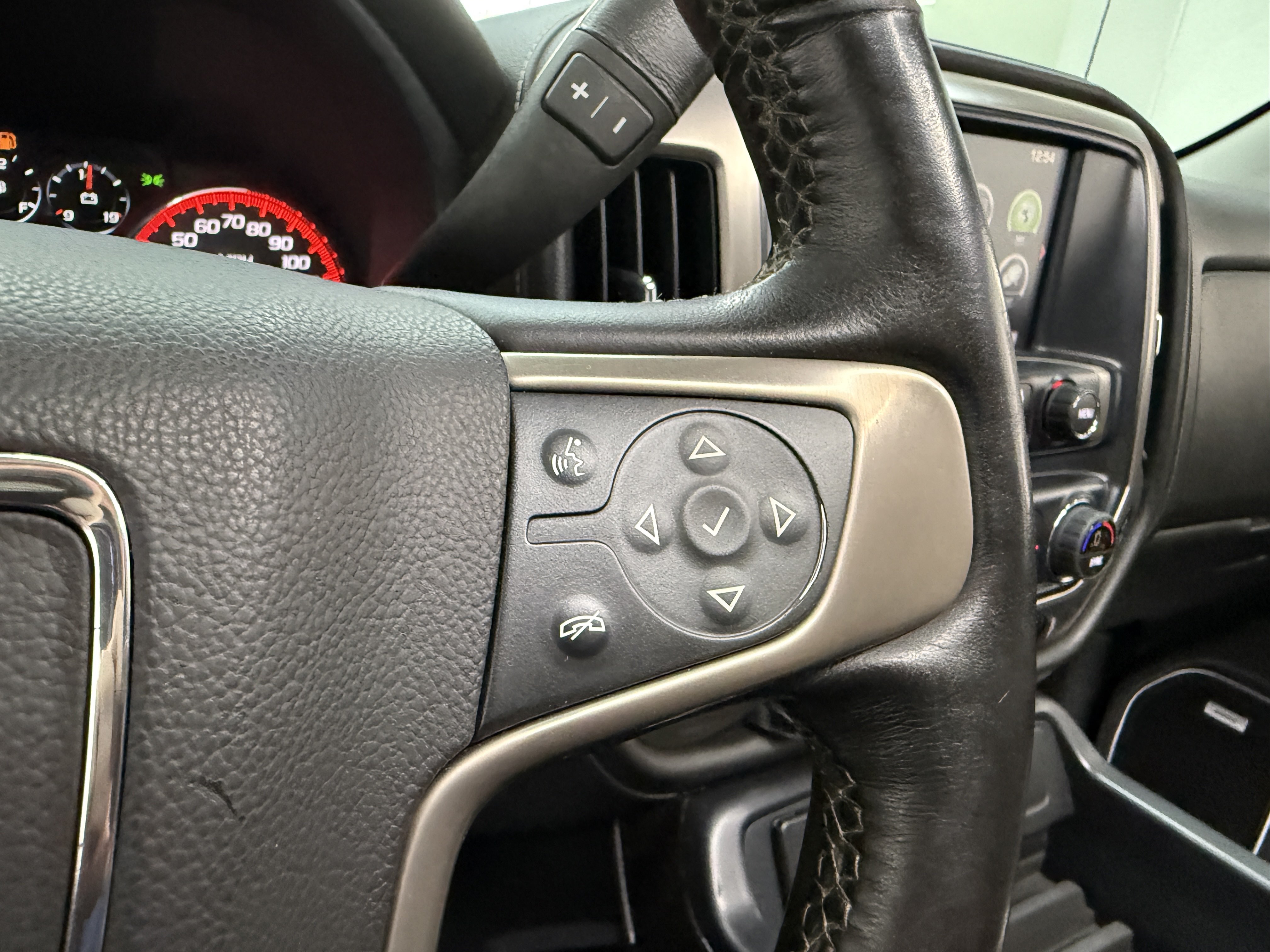 Used 2016 GMC Sierra 2500 Denali w/ Duramax Plus Package AWD/4WD image 16