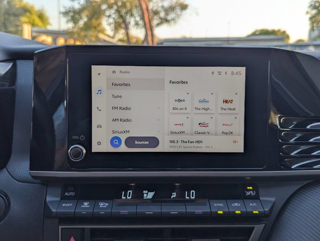 Used 2025 Toyota Camry SE FWD image 6
