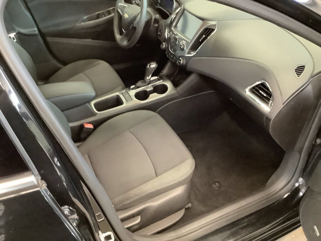 Used 2016 Chevrolet Cruze LT w/ Sun And Sound Package FWD image 20