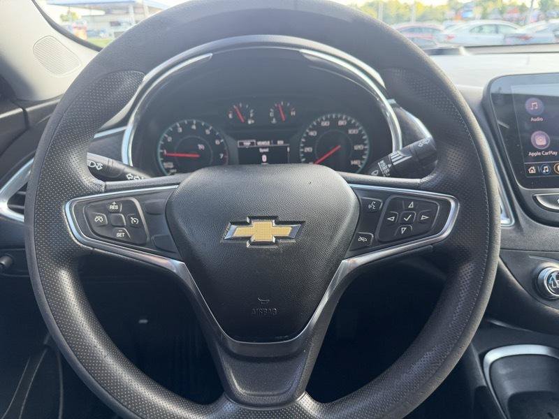 Used 2021 Chevrolet Malibu LT FWD image 13