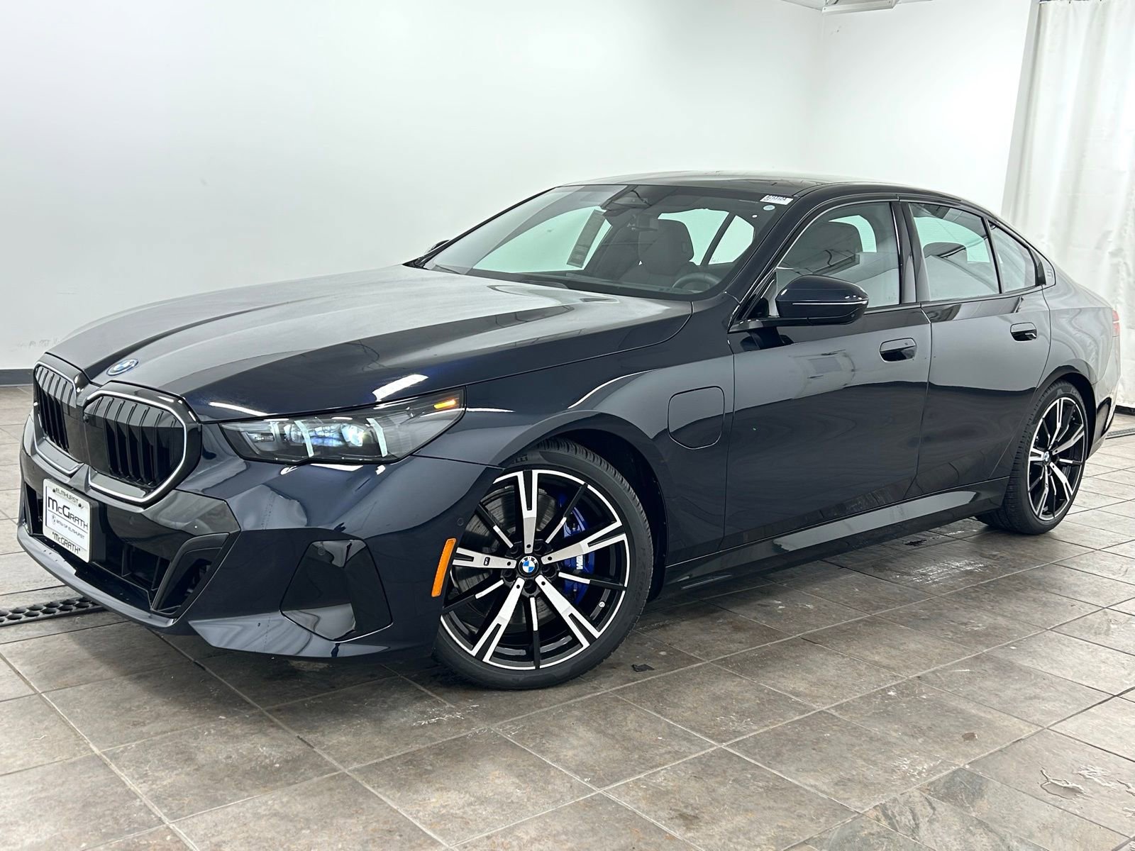 Used 2026 BMW 550e xDrive AWD/4WD video 1