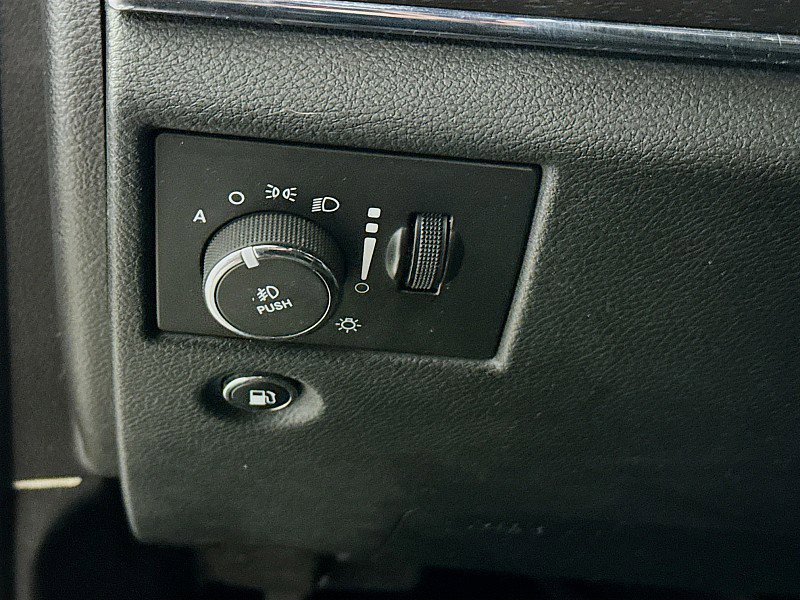 Used 2015 Jeep Grand Cherokee Limited AWD/4WD image 10
