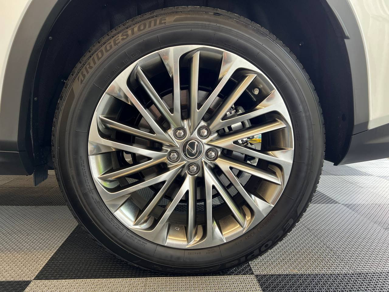 Used 2022 Lexus RX 450h AWD w/ Luxury Package image 30