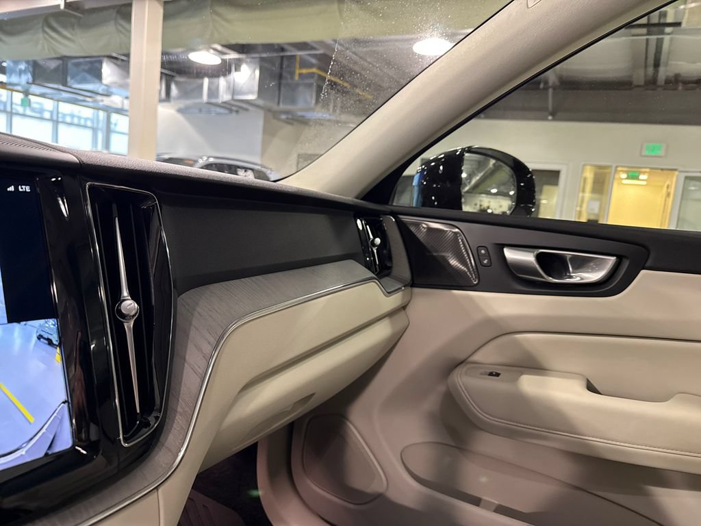 Certified 2024 Volvo XC60 B5 Plus w/ Protection Package Premier AWD/4WD image 19