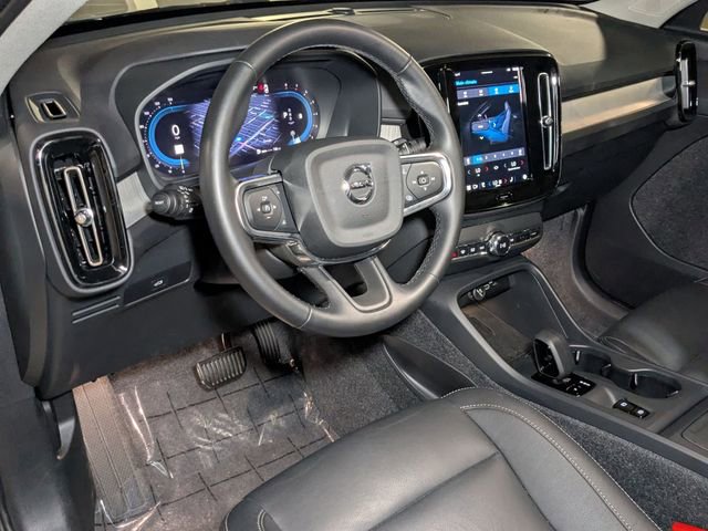 New 2025 Volvo XC40 B5 Core w/ Protection Package Premier image 12