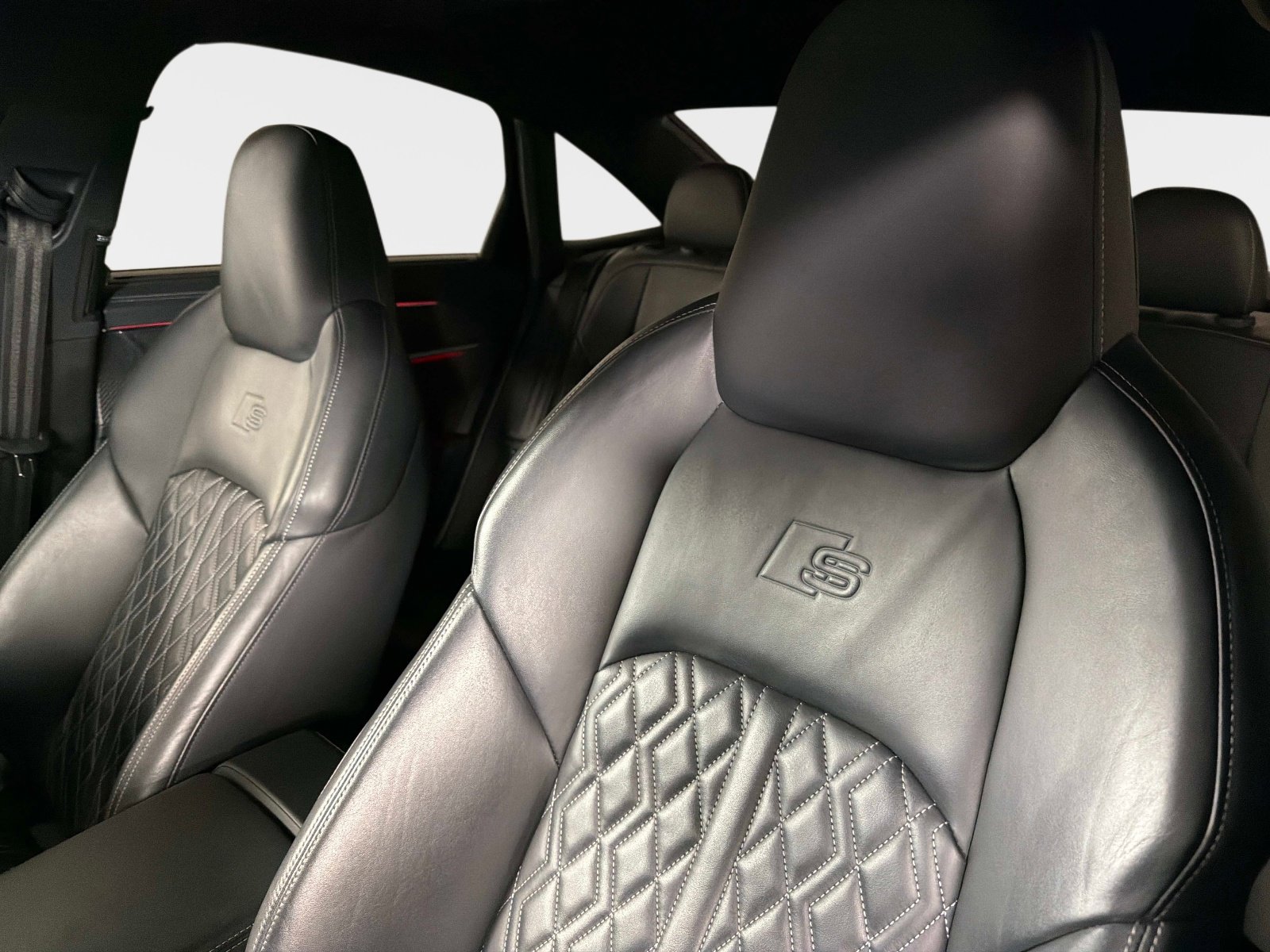 Used 2021 Audi S6 Prestige w/ Prestige Package image 40