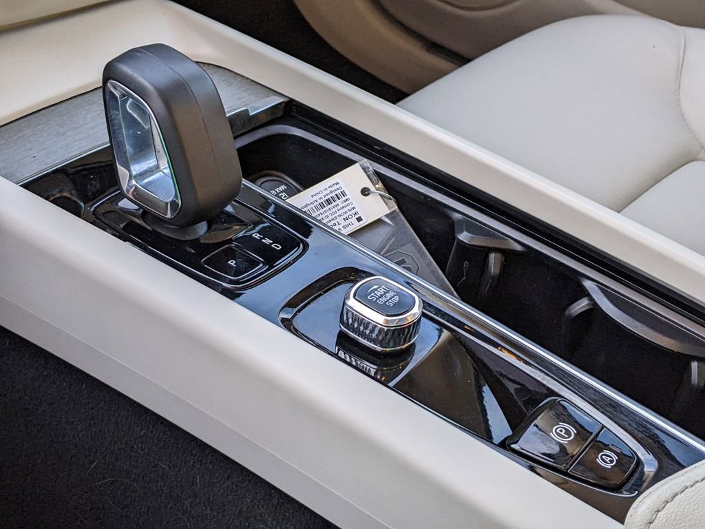 Certified 2023 Volvo V60 B5 Cross Country Plus w/ Climate Package image 19