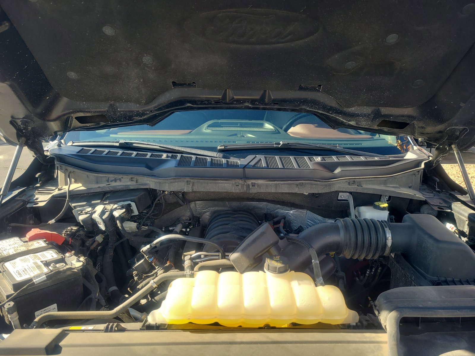 Certified 2022 Ford F150 Lariat w/ Equipment Group 502A High image 21