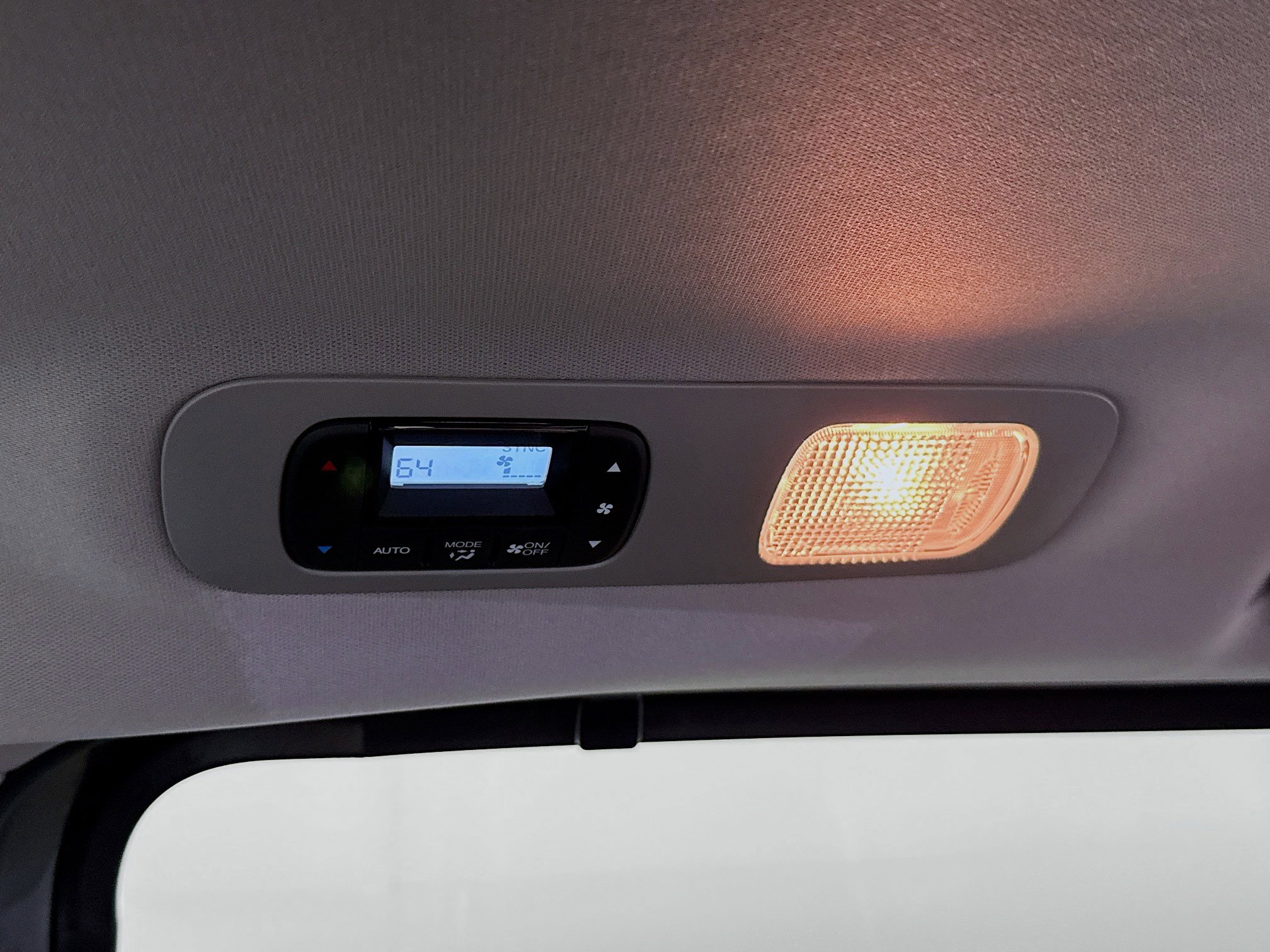 Used 2024 Honda Odyssey Elite image 32