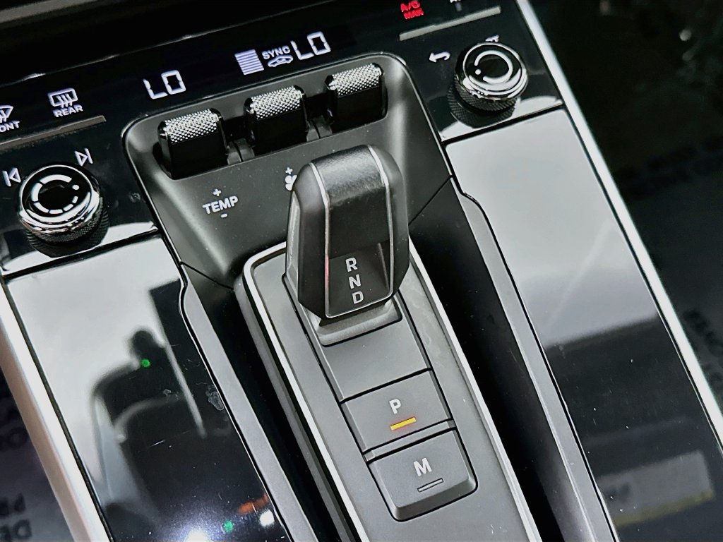 Certified 2021 Porsche 911 Turbo S AWD/4WD image 18