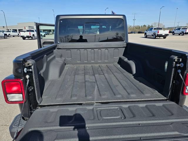 Used 2025 Jeep Gladiator Sport image 23