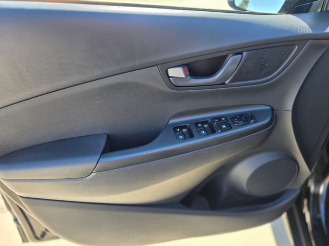 Used 2023 Hyundai Kona SE w/ Cargo Package image 18