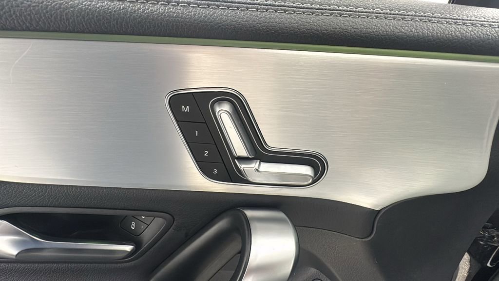 Used 2025 Mercedes-Benz CLA 250 4MATIC image 12