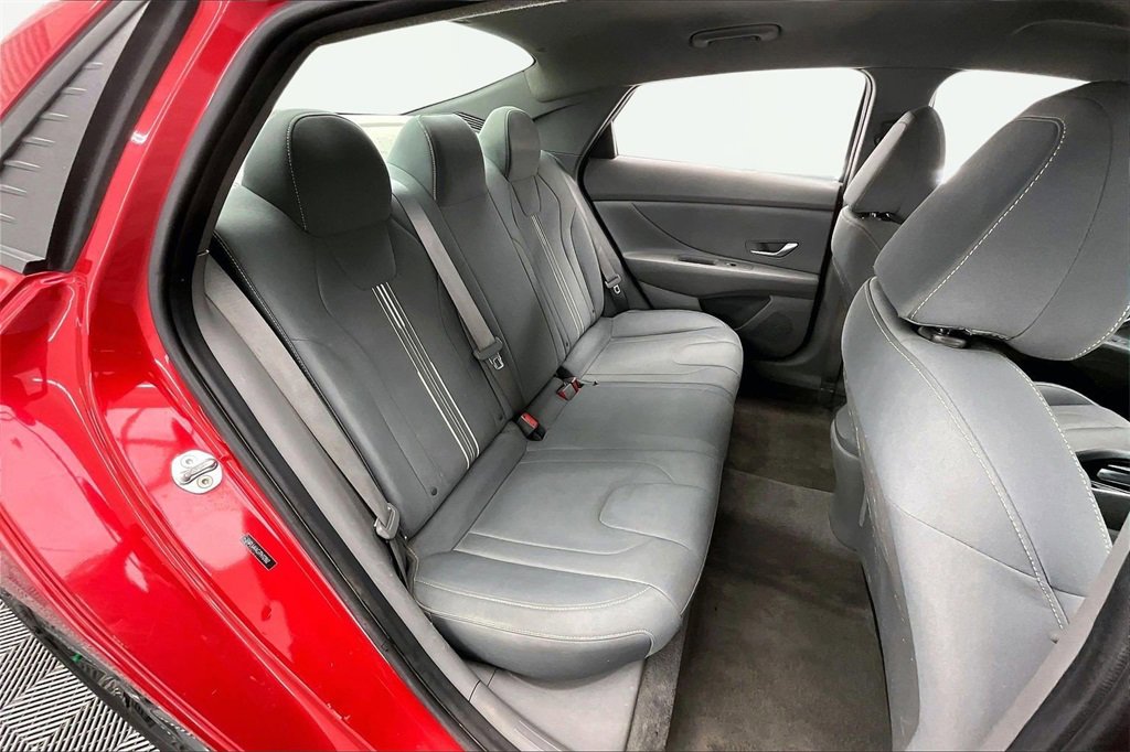 Used 2023 Hyundai Elantra SEL image 27