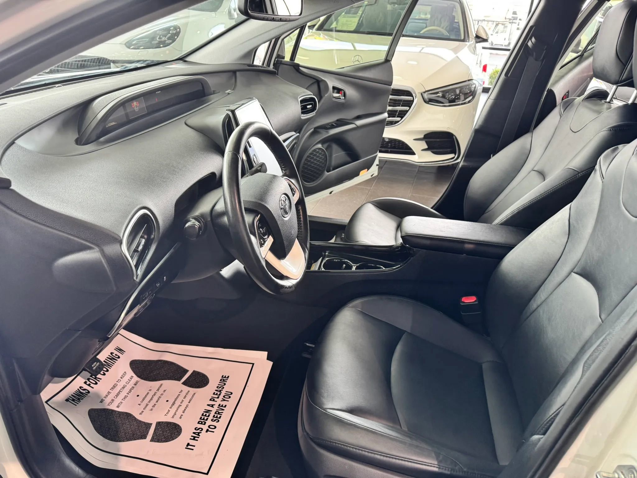 Used 2018 Toyota Prius Prime Advanced image 9