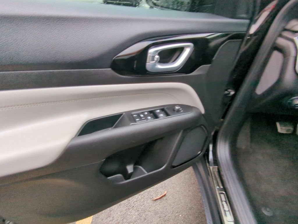 Used 2023 Jeep Compass Limited AWD/4WD image 8