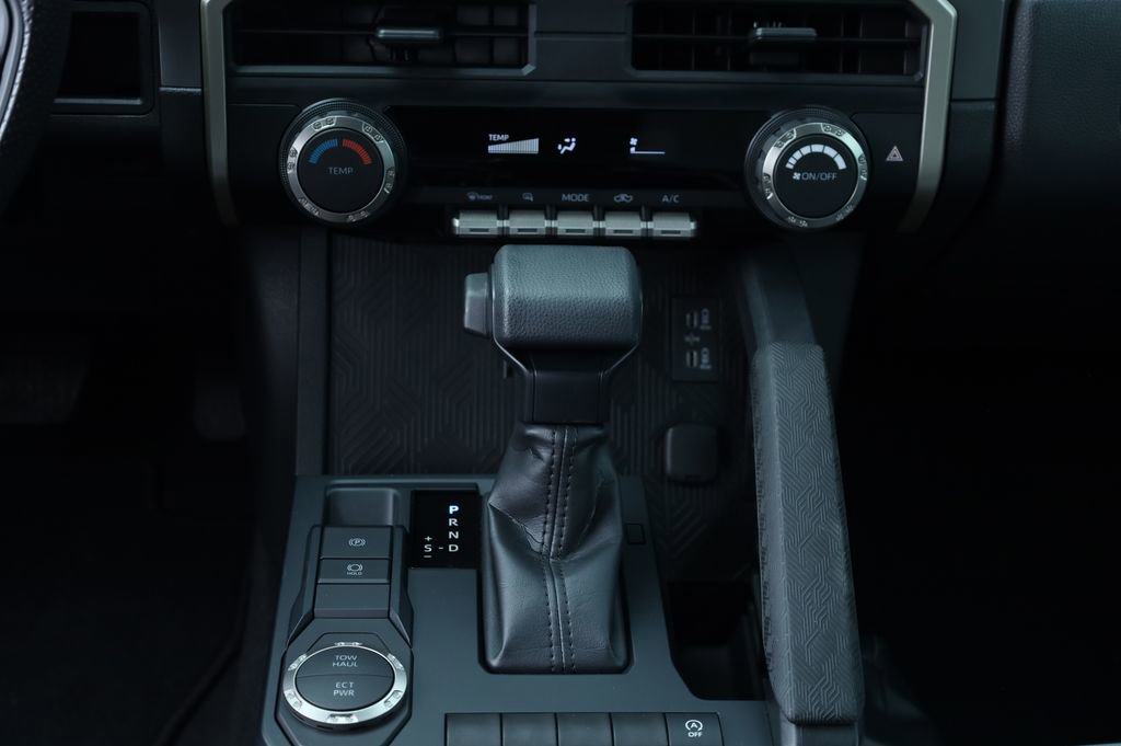Used 2025 Toyota Tacoma SR5 image 21
