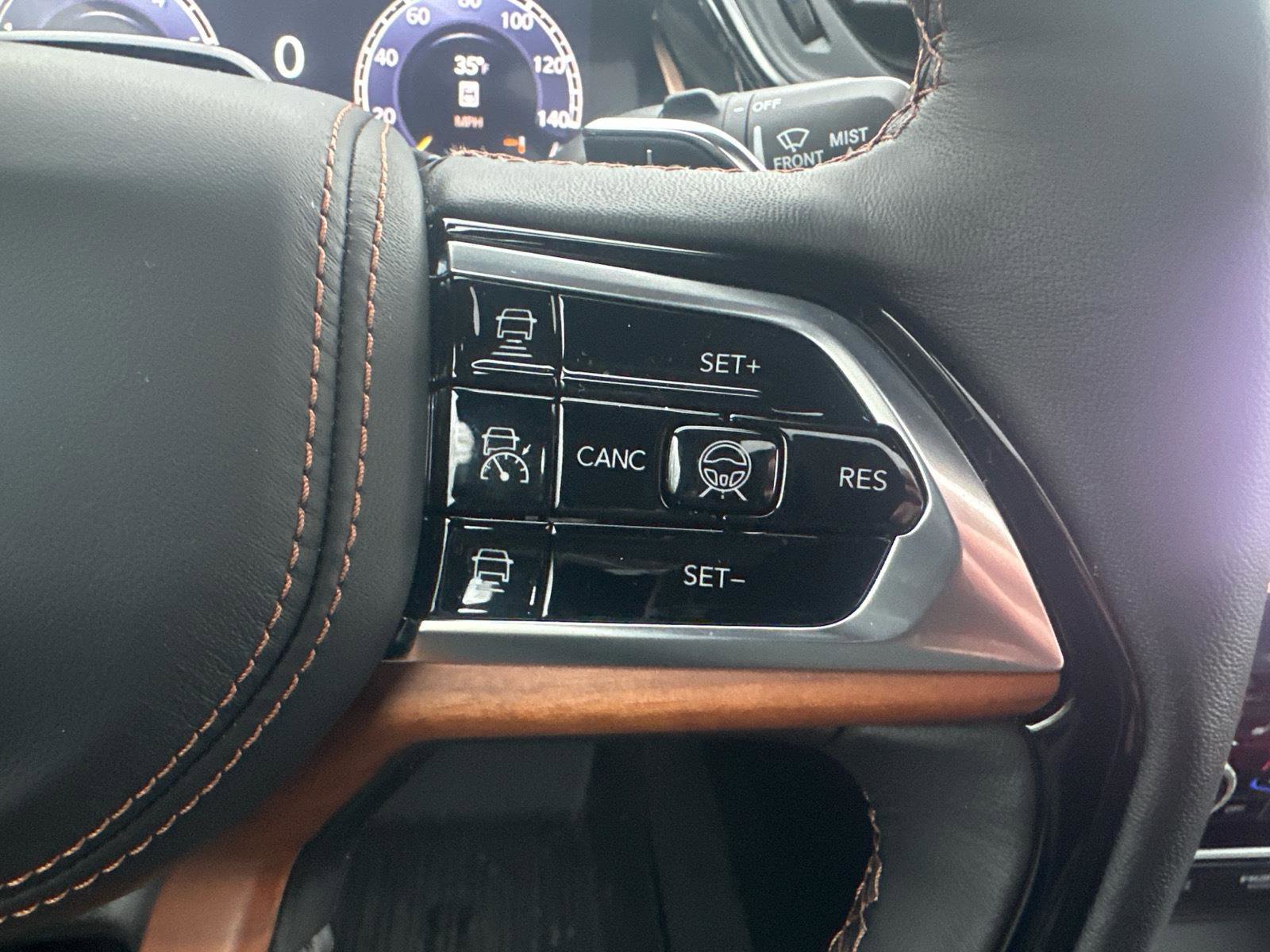 Used 2025 Jeep Grand Cherokee Summit image 21