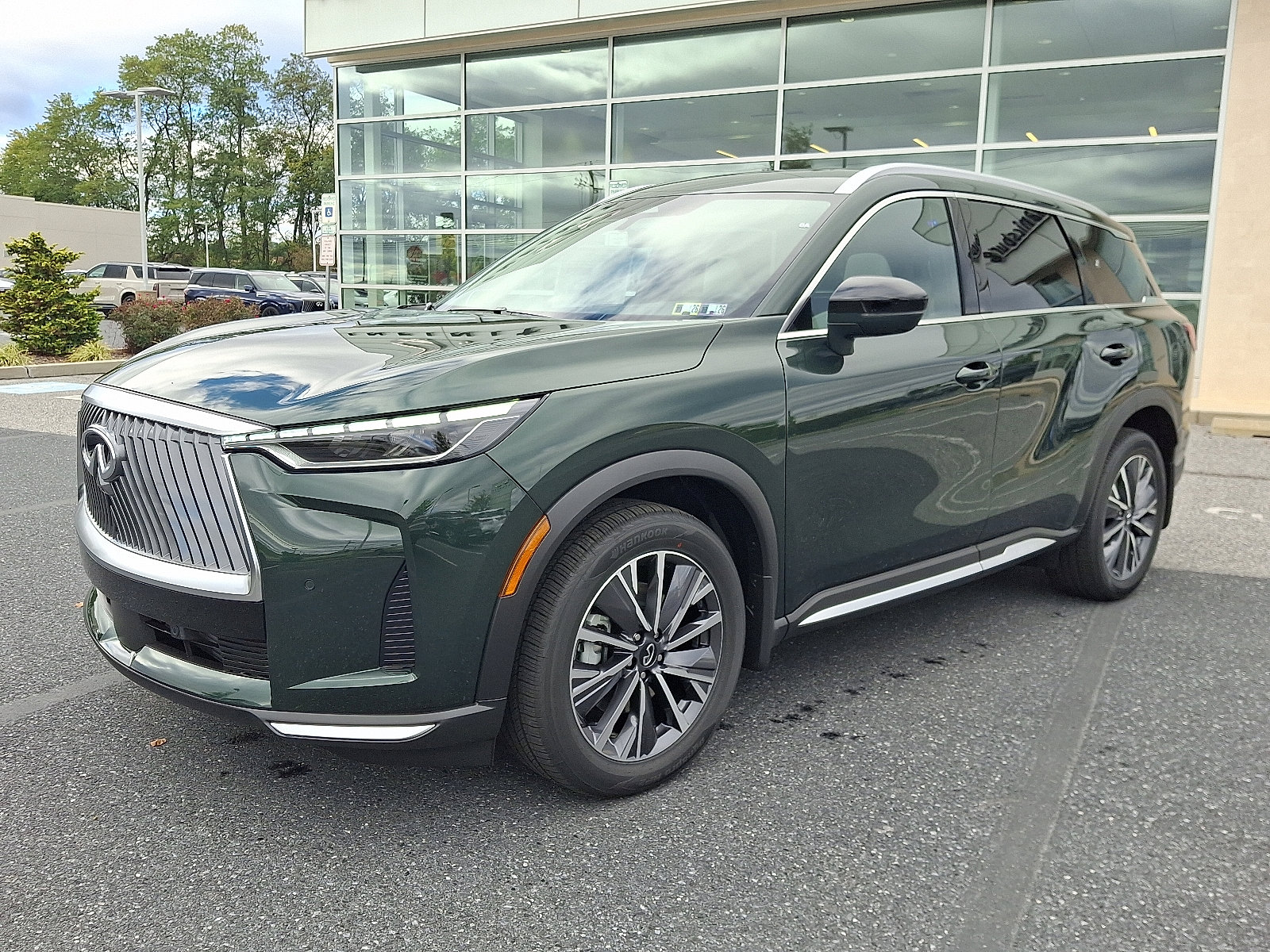 New 2026 INFINITI QX60 Luxe w/ Cargo Package image 3