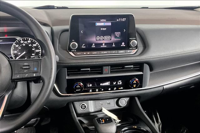Used 2023 Nissan Rogue SV AWD/4WD image 9