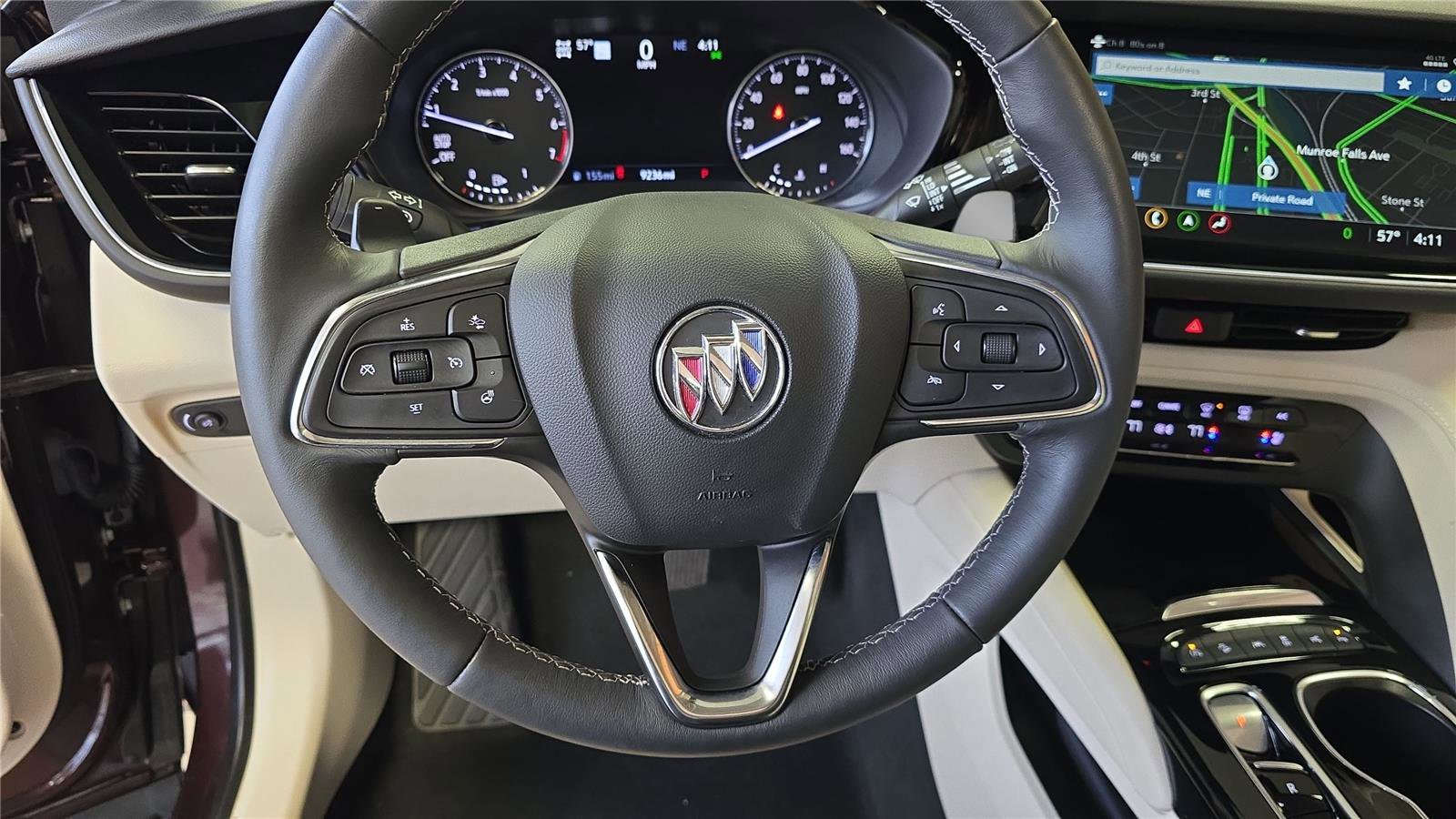 Used 2023 Buick Envision Avenir image 25