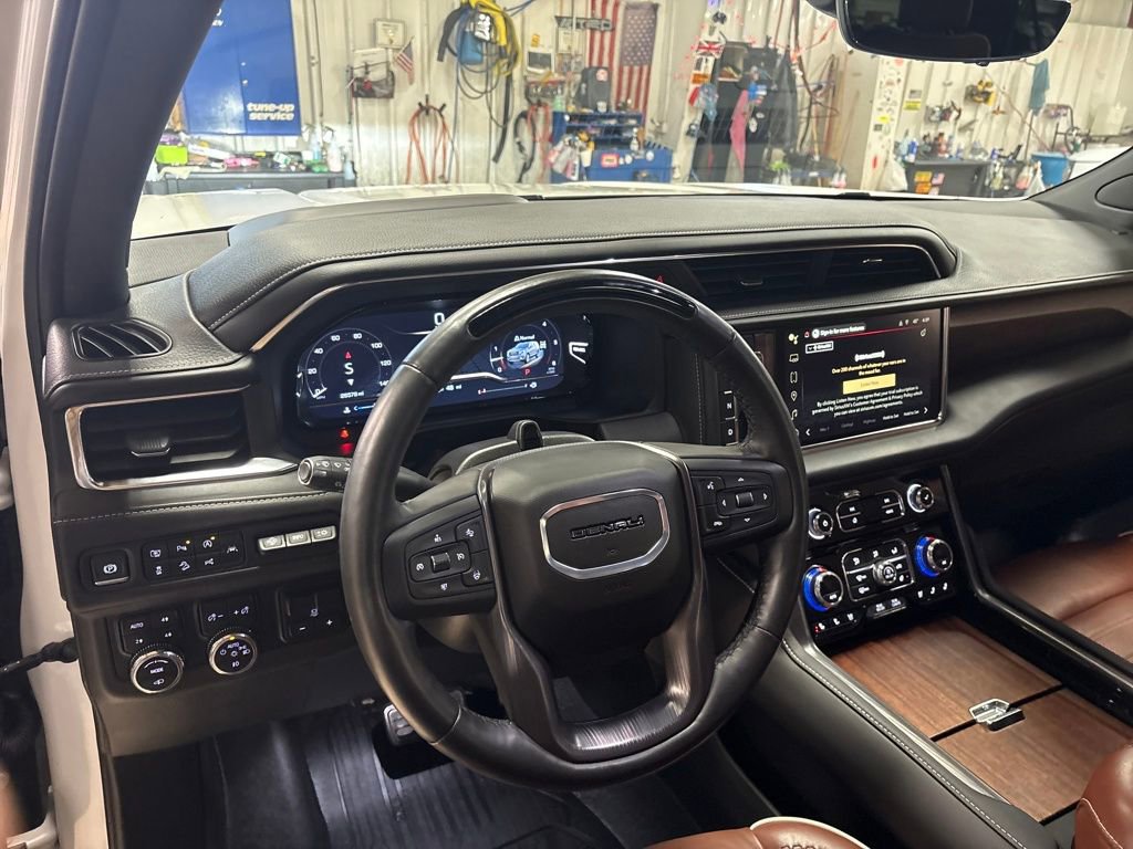 Certified 2024 GMC Yukon XL Denali Ultimate AWD/4WD image 17