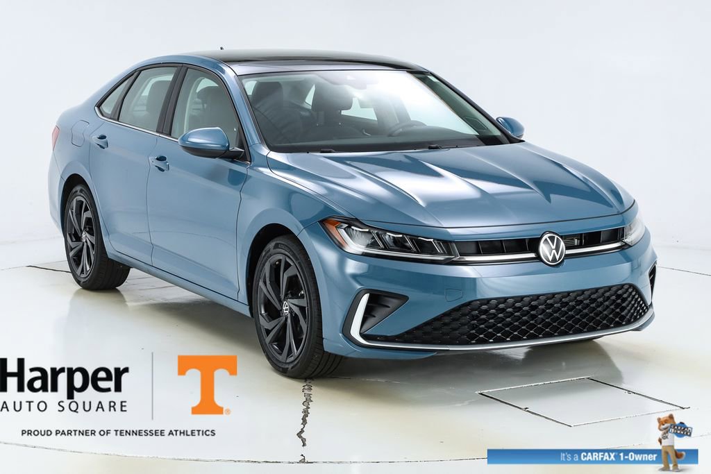 Used 2025 Volkswagen Jetta SE w/ Sunroof Package FWD image 15