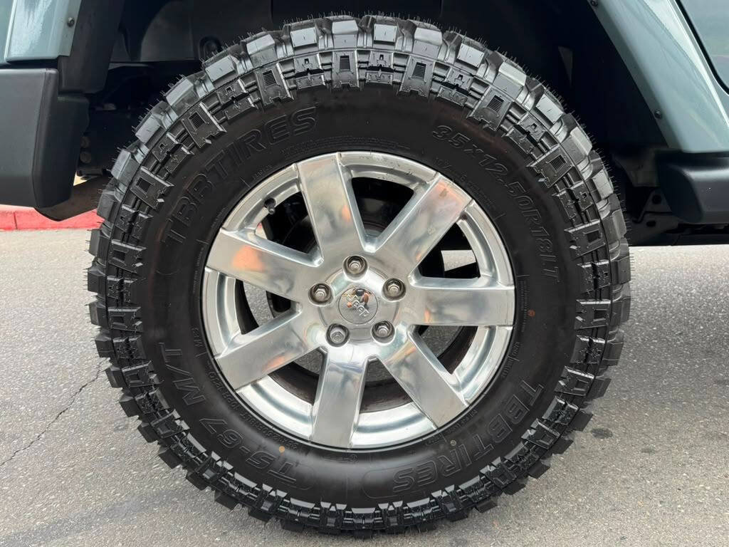 Used 2015 Jeep Wrangler Unlimited Sahara w/ Max Tow Package AWD/4WD image 17