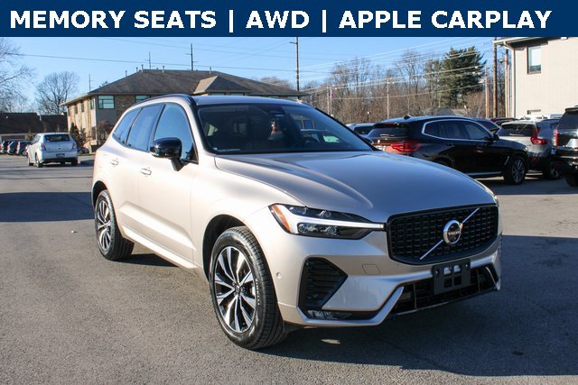 Used 2025 Volvo XC60 B5 Plus image 2