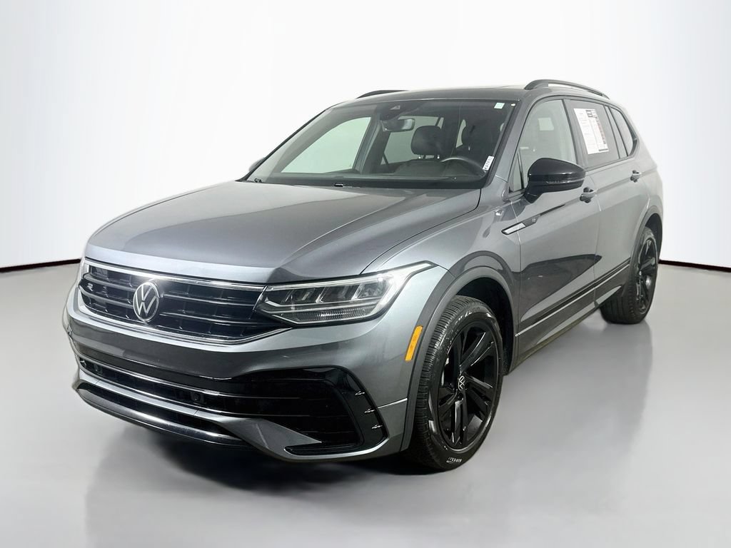 Used 2023 Volkswagen Tiguan SE R-Line FWD image 3