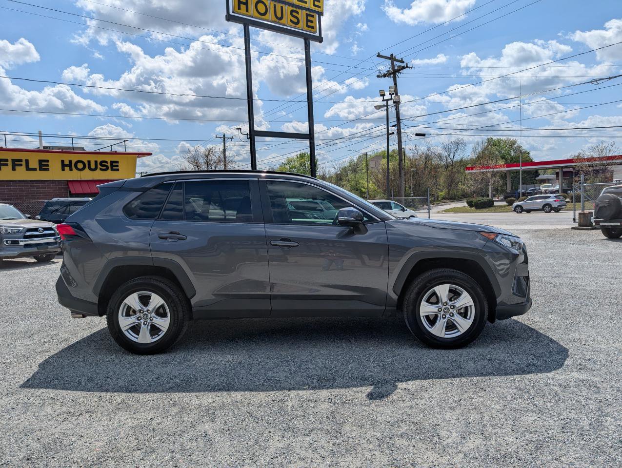 Used 2020 Toyota RAV4 XLE image 5