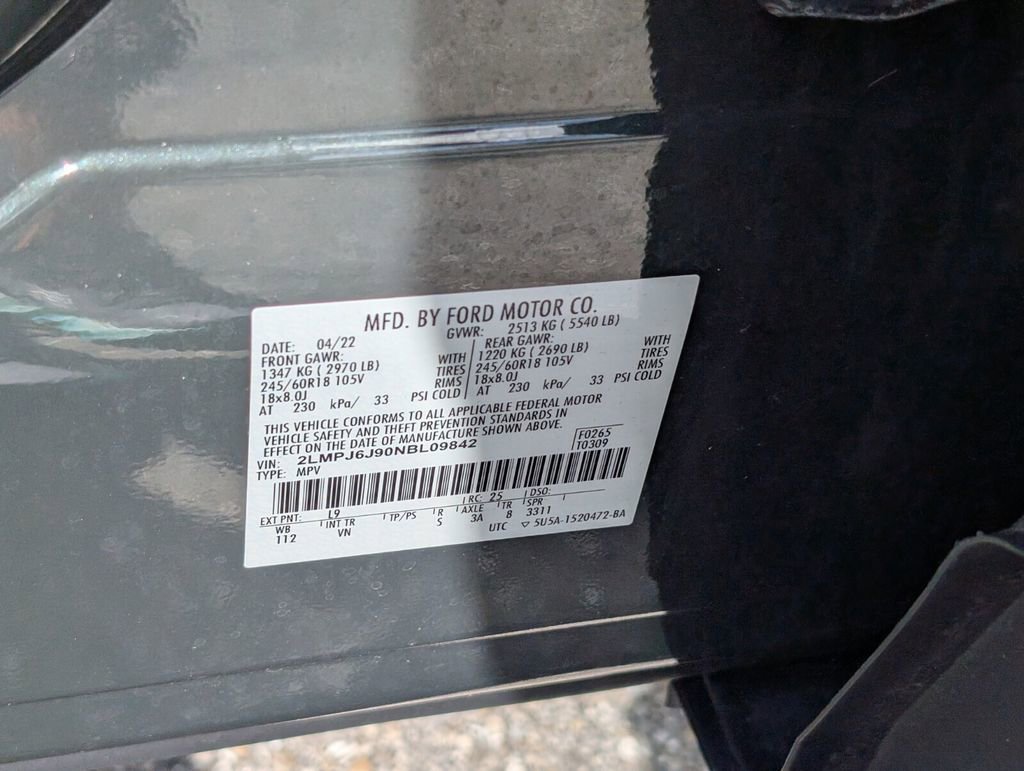 Used 2022 Lincoln Nautilus FWD w/ Premium Package image 17