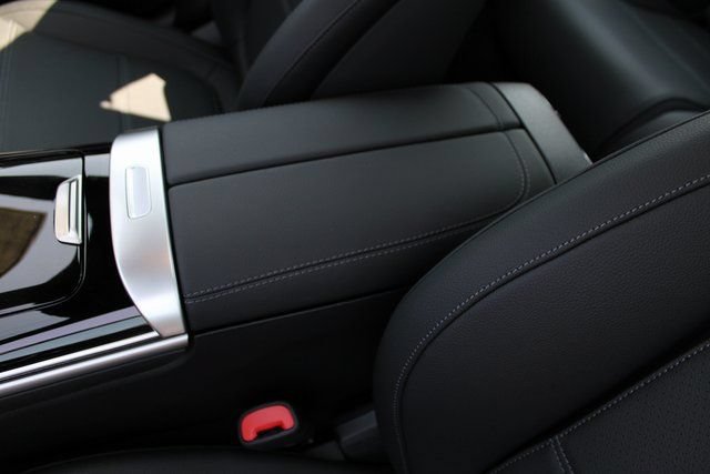 New 2025 Mercedes-Benz C 300 4MATIC Sedan image 28