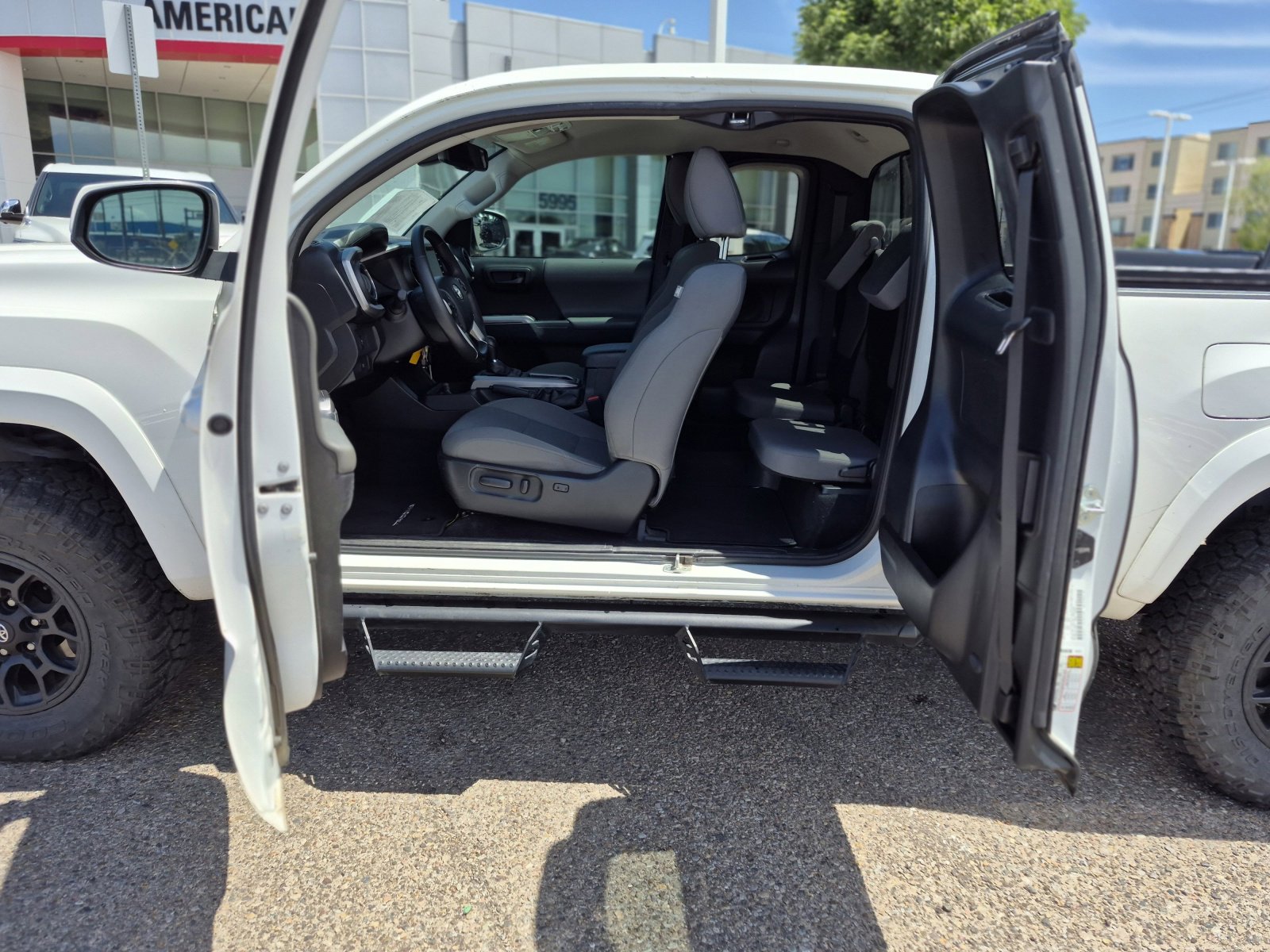 Certified 2021 Toyota Tacoma SR5 AWD/4WD image 18