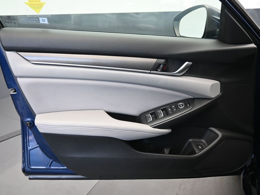 Used 2018 Honda Accord LX image 9