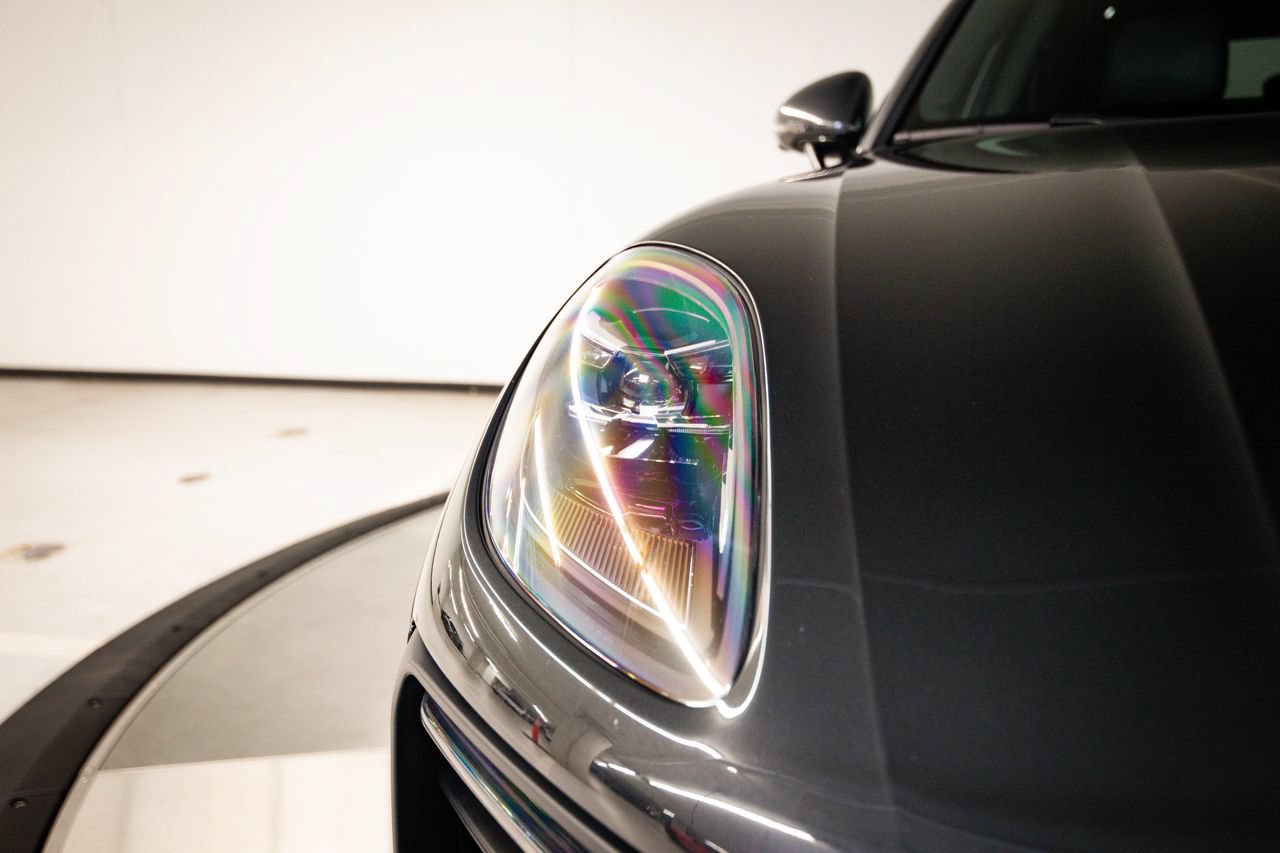 Certified 2024 Porsche Macan AWD/4WD image 13