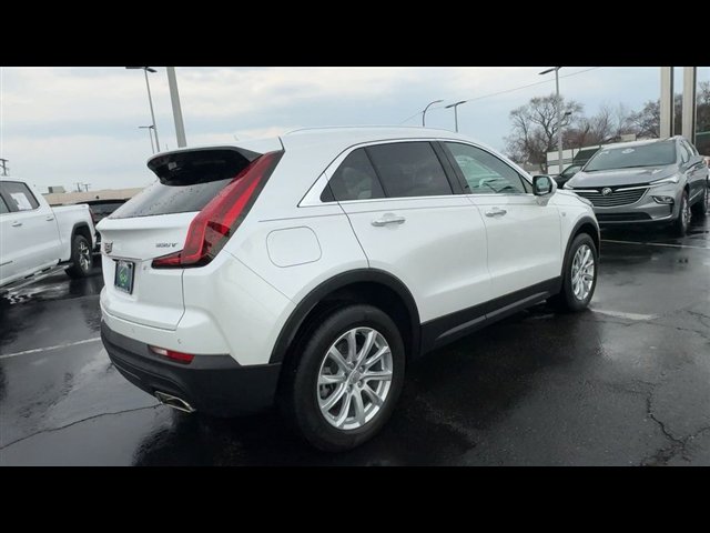 Certified 2023 Cadillac XT4 Luxury w/ Cold Weather Package image 8