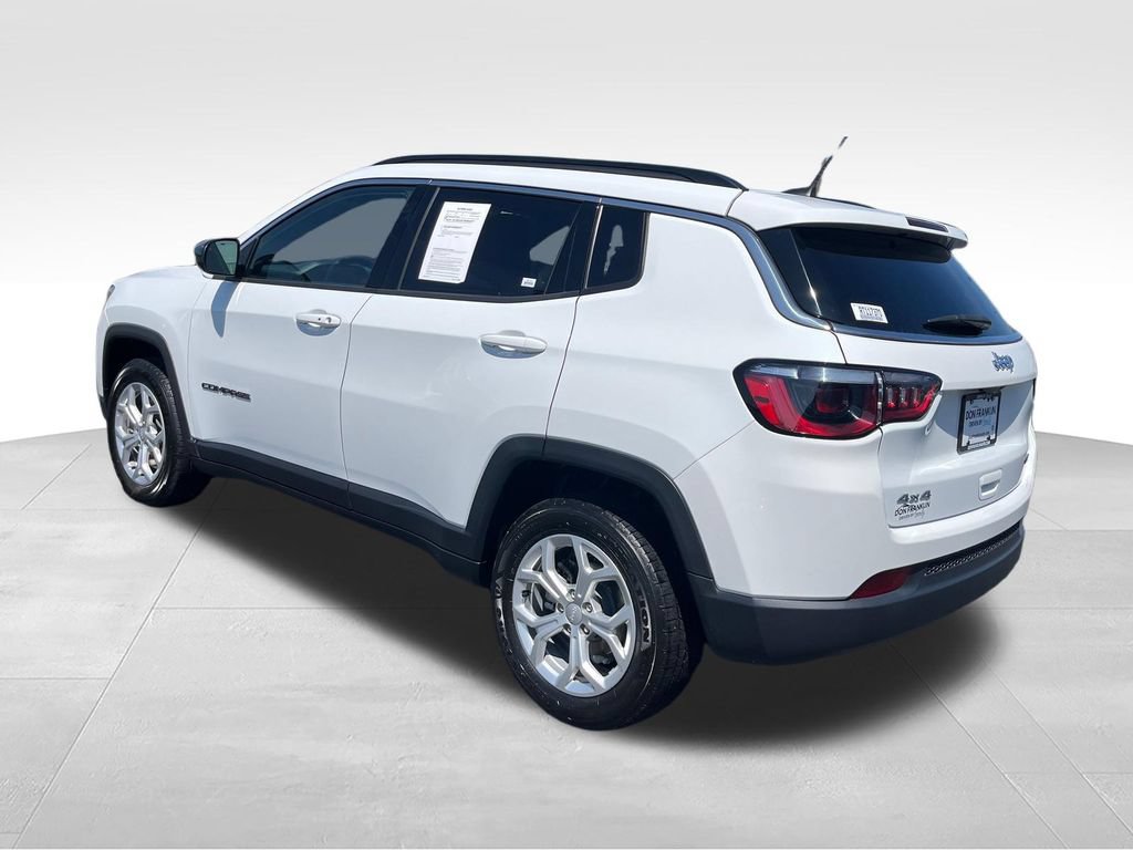 Used 2024 Jeep Compass Latitude AWD/4WD video 3