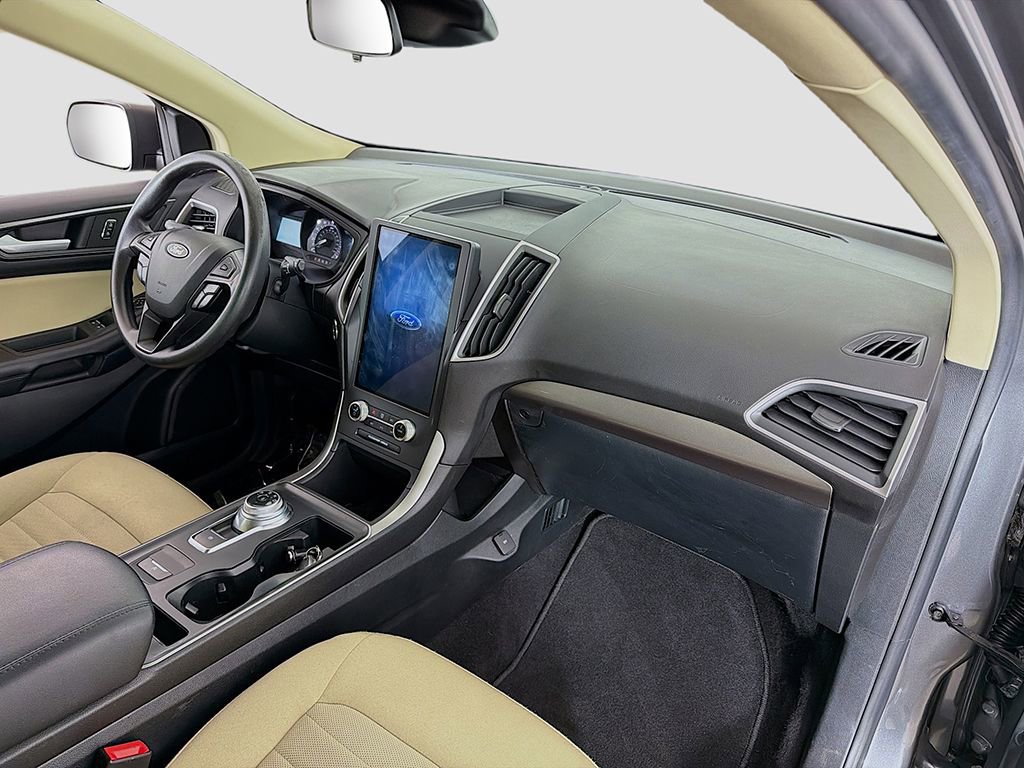 Used 2022 Ford Edge SE image 16