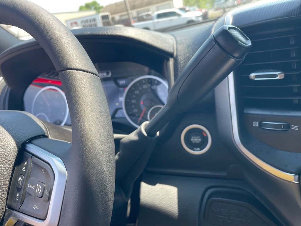 New 2026 RAM 2500 Big Horn AWD/4WD image 24