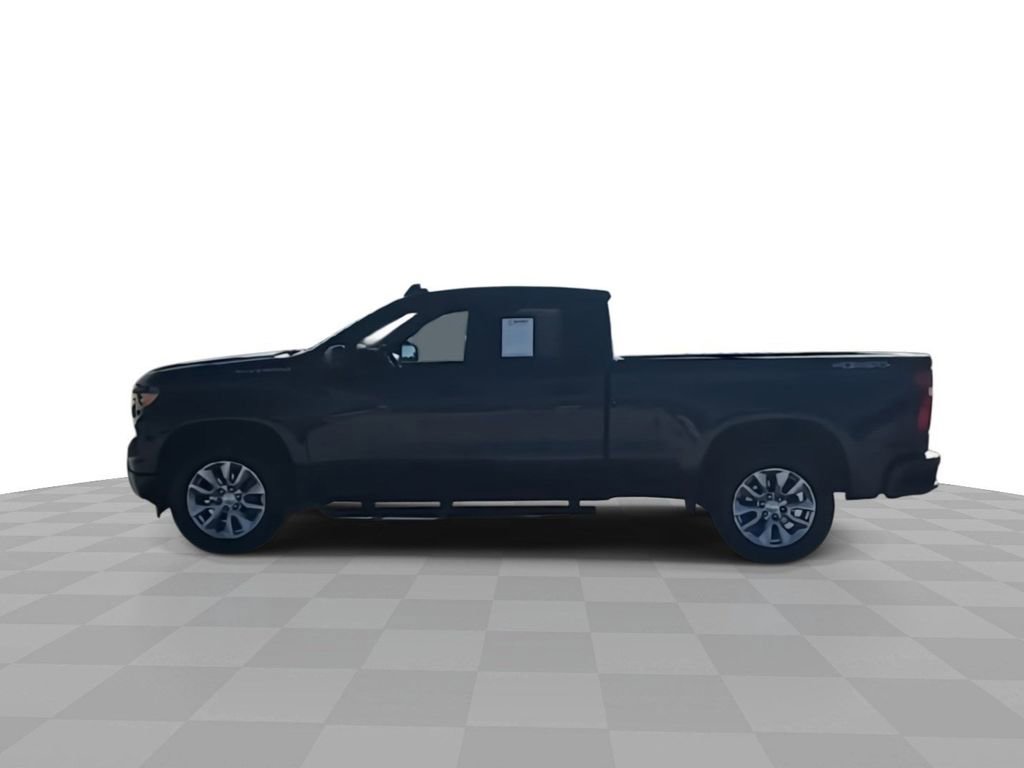 Used 2023 Chevrolet Silverado 1500 Custom image 5