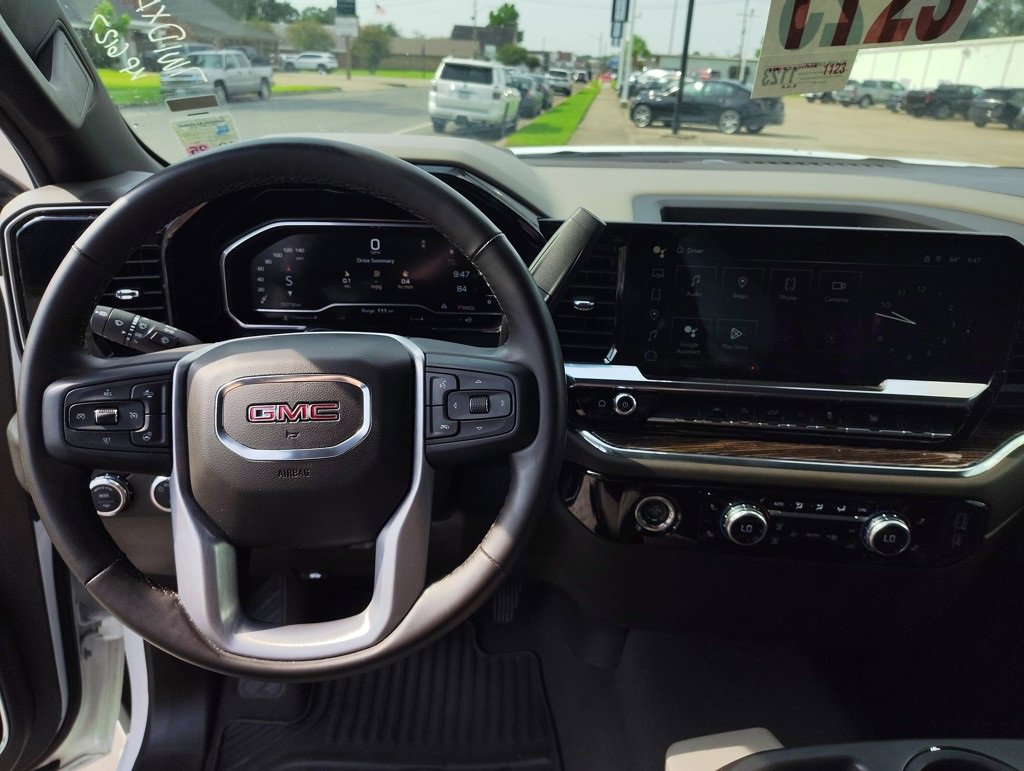 Used 2024 GMC Sierra 1500 SLE image 10